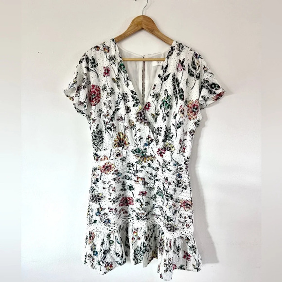 ASTR The Label White Floral Eyelet Short Flutter Sleeve Dress Size Large NWT - Picture 3 of 15